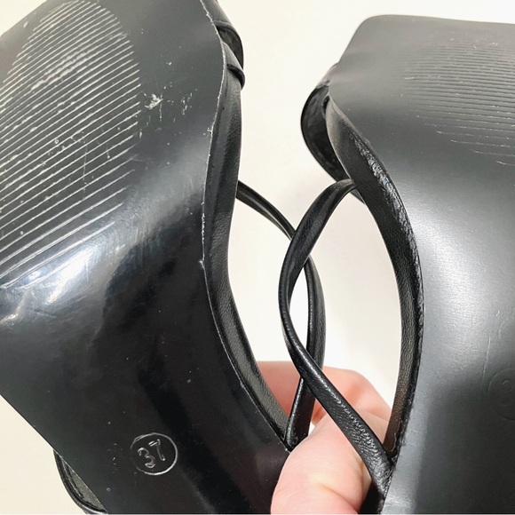 No Label • Mule Style Toe Strap Heel in Black - Picture 10 of 10